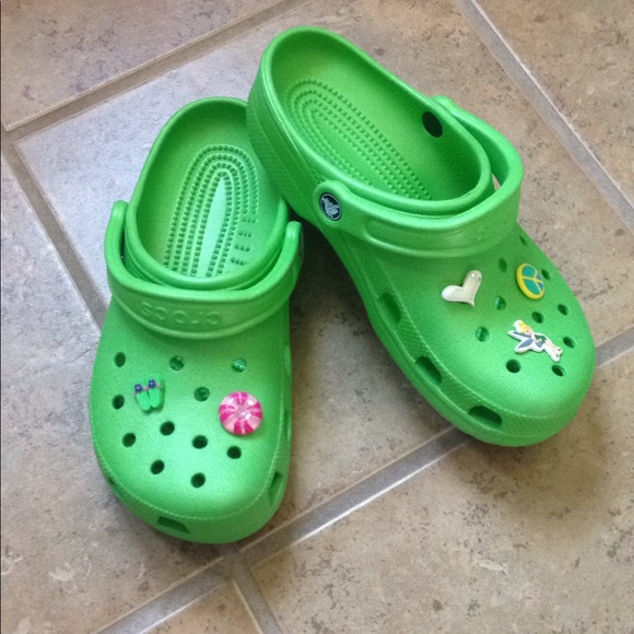 crocs grass green